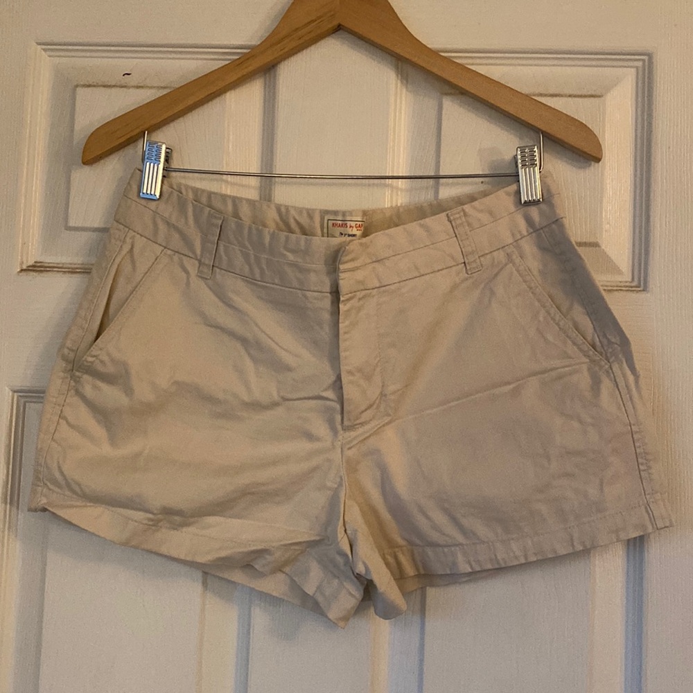 Gap khaki shorts